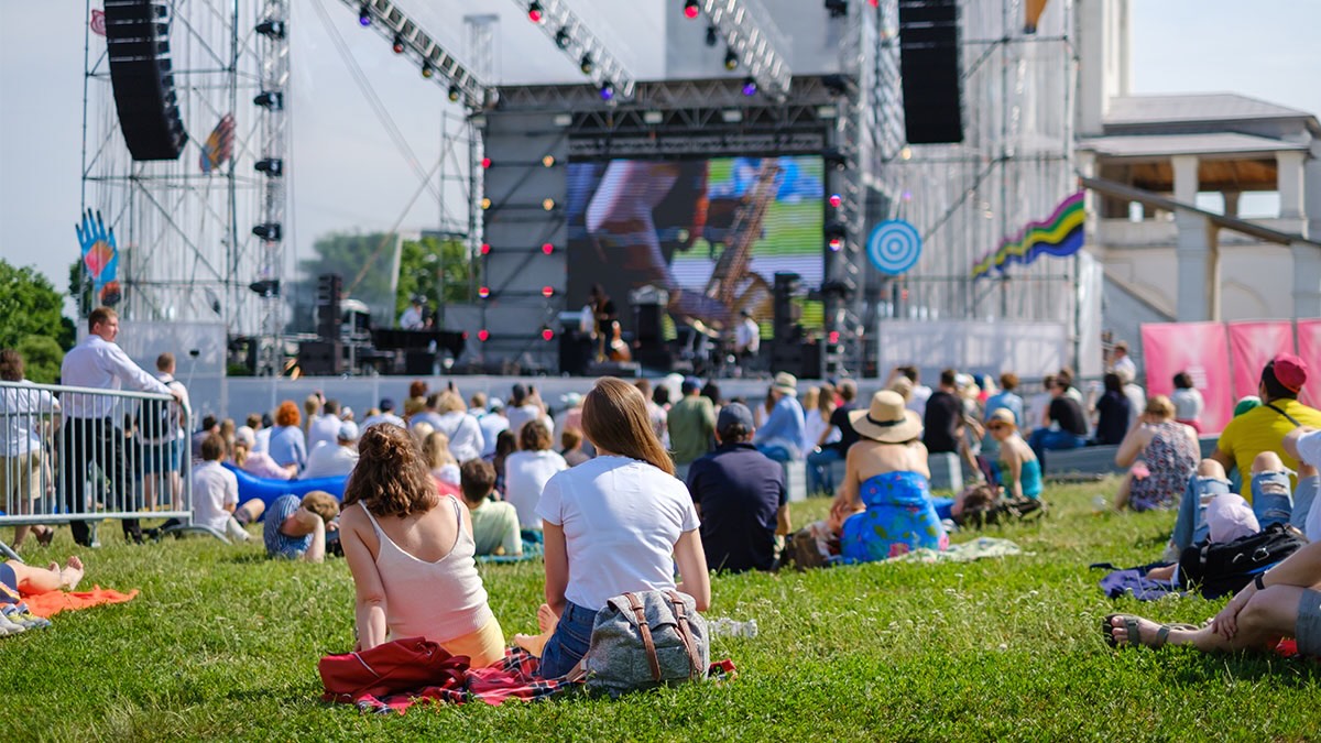 Tour Traveling: Helping Clients Plan Trips Around Concerts & Festivals